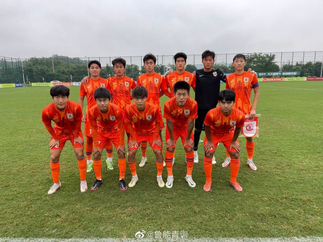 在社交媒体中，迈尼昂发文对米兰全队进行了激励。